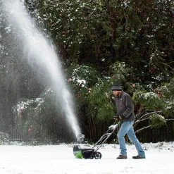 GreenWorks 2600402 80-Volt 20-Inch 2Ah Lithium-Ion Cordless Snow Thrower Kit Lawn & Outdoor Power