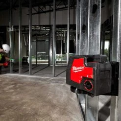 Tools & Equipment Milwaukee 3521-21 REDLITHIUM USB Rechargeable Cordless Green Cross Line Laser