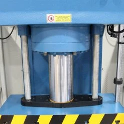 Baileigh 1015407 CFP-30HD 30 Ton Heavy Duty Hydraulic C-Frame Press