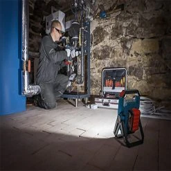 Bosch GLI18V-1900N 18V 1900 Lumens LED Floodlight - Bare Tool