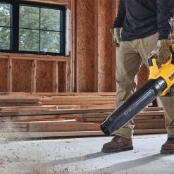 Lawn & Outdoor Power DeWALT DCBL722P1 20V MAX XR Brushless Ergonomic Handheld Blower Kit