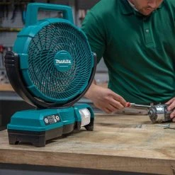 Tools & Equipment Makita DCF203Z 18V LXT Lithium-Ion Cordless 9-1/4 Inch Fan - Bare Tool