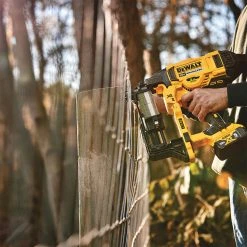 Tools & Equipment DeWALT DCFS950P2 20V MAX XR 9 GA Brushless Cordless Fencing Stapler Kit 13 Tools & Equipment DeWALT DCFS950P2 20V MAX XR 9 GA Brushless Cordless Fencing Stapler Kit