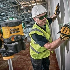 DeWALT DCLE34030G-QU 20V 3 X 360 Cordless Lithium-Ion Cross Line Green Laser Kit