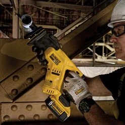 DeWALT 20V MAX* COMPACT Reciprocating Saw Kit (5.0Ah) - DCS387P1