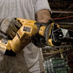 DeWALT 20V MAX* COMPACT Reciprocating Saw Kit (5.0Ah) - DCS387P1