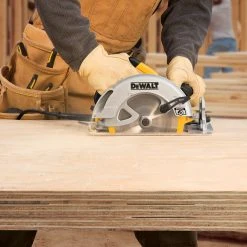 DeWALT DWE575SB 7-1/4-In Electric Next Gen Circular Saw Cutting Tool W/ Brake Tools & Equipment