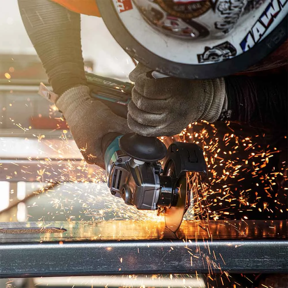 Makita GAG03M1 40V MAX XGT 4-1/2” / 5" Brushless Paddle Switch Angle Grinder Kit - Power Tools & Equipment 11 Makita GAG03M1 40V MAX XGT 4-1/2” / 5" Brushless Paddle Switch Angle Grinder Kit Tools & Equipment