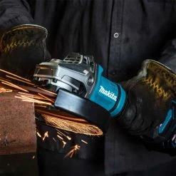 Makita GAG10M1 40V MAX XGT 7" / 9" Brushless Paddle Switch Angle Grinder Kit - Powerful Cordless Grinder for Professionals 26 Makita GAG10M1 40V MAX XGT 7