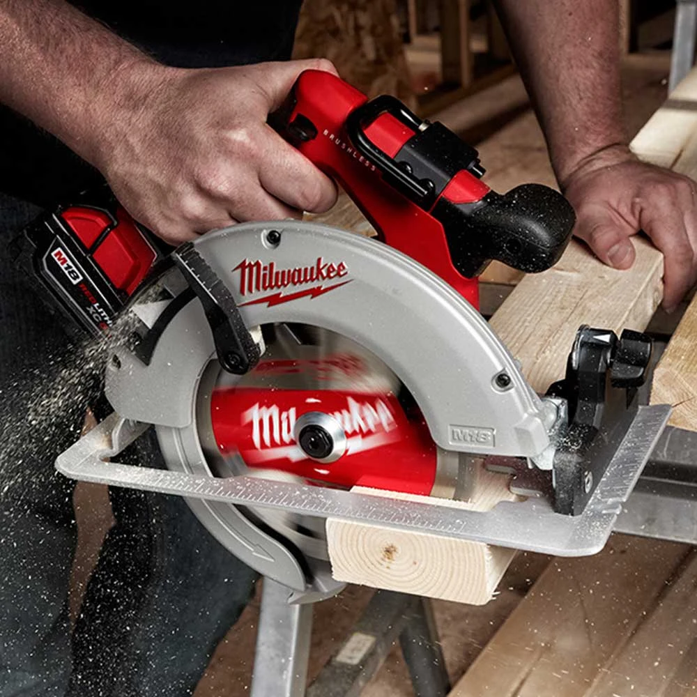 Milwaukee 2631-80 M18 18V 7-1/4" Brushless Circular Saw -Bare Tool-Reconditioned 6 Milwaukee 2631-80 M18 18V 7-1/4" Brushless Circular Saw -Bare Tool-Reconditioned