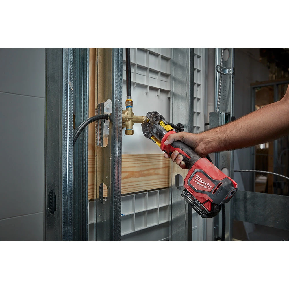 Milwaukee 2674-22P M18 18V Li-Ion Short Throw Press Tool Kit with PEX Crimp Jaws - Tools & Equipment 10 Tools & Equipment Milwaukee 2674-22P M18 18V Li-Ion Short Throw Press Tool Kit W/ PEX Crimp Jaws
