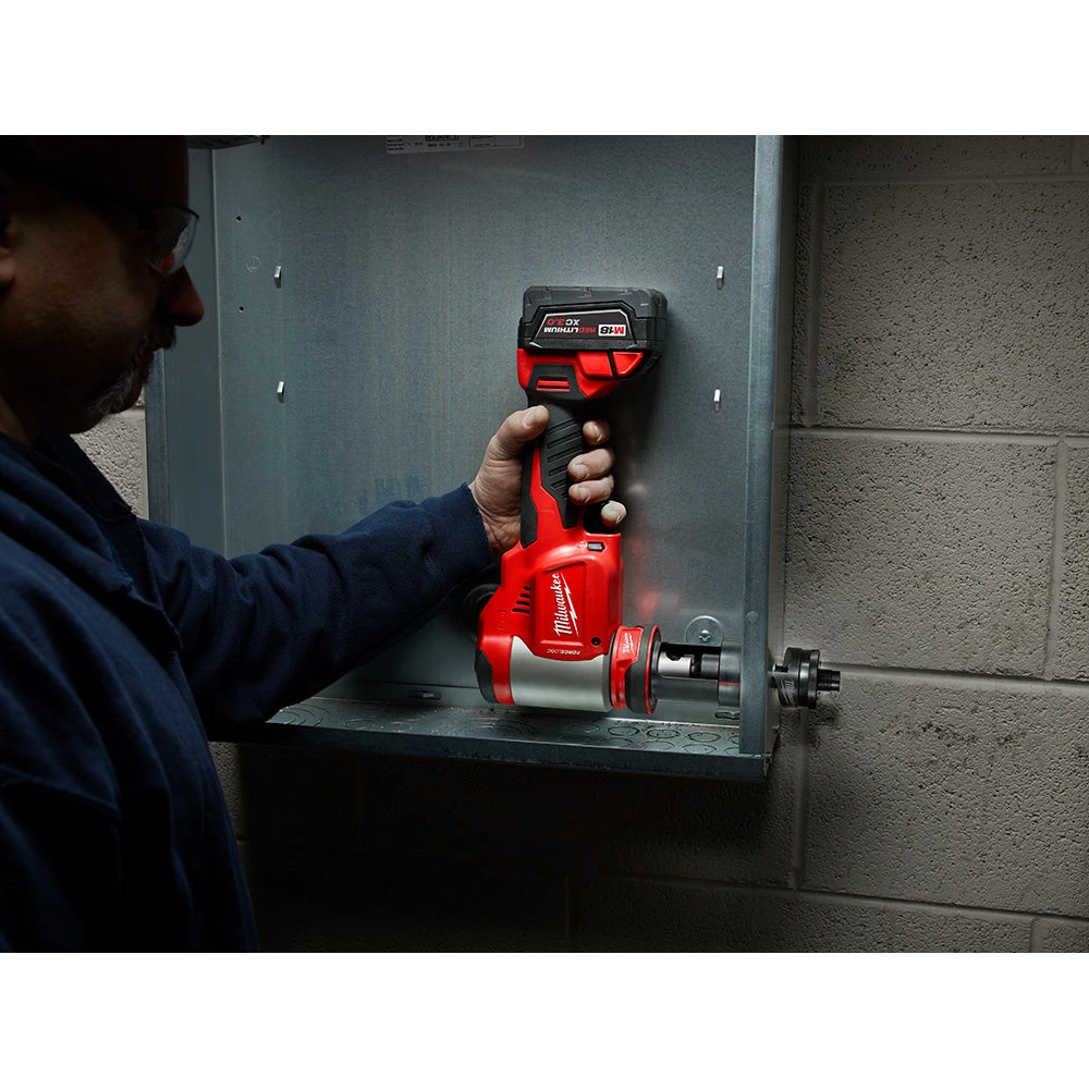 Milwaukee 2676-22 M18 18V FORCE LOGIC 10T Knockout Tool Kit with 1/2" - 2" Capacity - Electrician Specialty Tool 9 Tools & Equipment Milwaukee 2676-22 M18 18V FORCE LOGIC 10T Knockout Tool Kit W/ 1/2" -2" Capacity