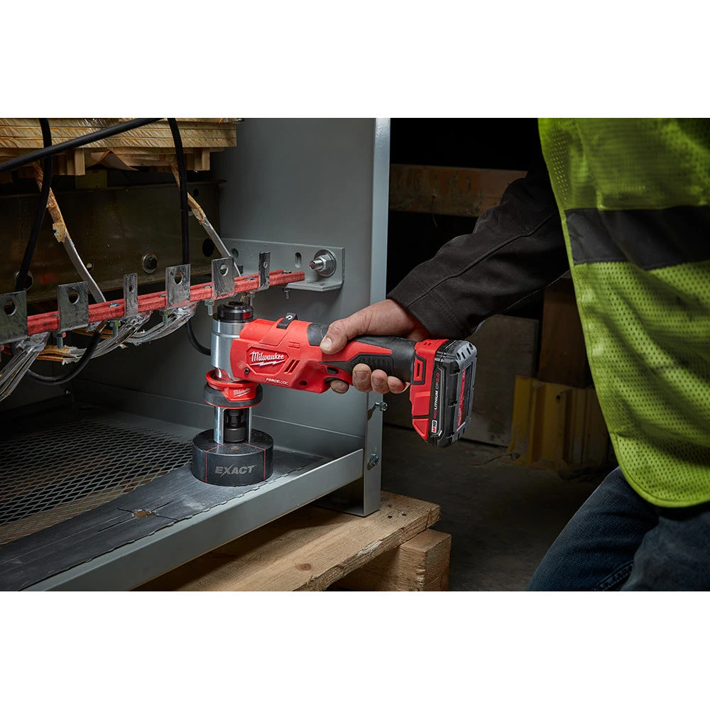 Milwaukee 2677-21 M18 18V FORCE LOGIC 6T Knockout Tool Kit with 1/2" - 4" Capacity | Electrician Specialty Tools 7 Milwaukee 2677-21 M18 18V FORCE LOGIC 6T Knockout Tool Kit W/ 1/2" - 4" Capacity Tools & Equipment