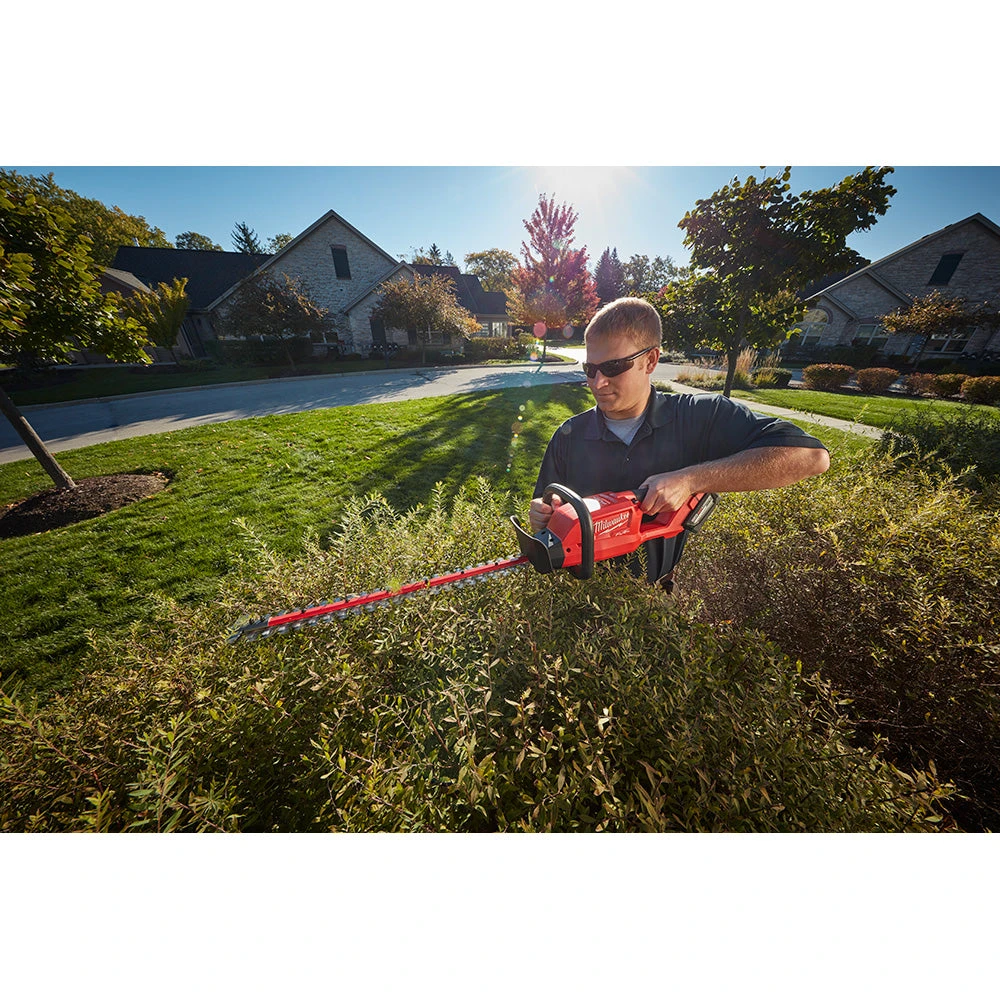 Milwaukee 2726-21HD M18 FUEL 18V 24-Inch Ergonomic Hedge Trimmer Kit - Lawn & Outdoor Power Tool 12 Milwaukee 2726-21HD M18 FUEL 18V 24-Inch Ergonomic Hedge Trimmer Kit Lawn & Outdoor Power