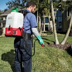 Milwaukee 2820-21PS M18 18V 4 Gallon Switch Tank Backpack Sprayer Kit - Cordless Lawn & Garden Sprayer 14 Milwaukee 2820-21PS M18 18V 4 Gallon Switch Tank Backpack Sprayer Kit