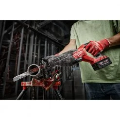 Milwaukee 2821-21 M18 FUEL 18V SAWZALL Li-Ion Reciprocating Saw XC5.0 Kit Tools & Equipment