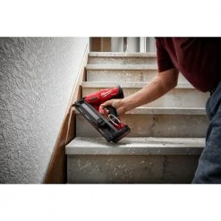 Milwaukee 2839-20 M18 FUEL Ergonomic Cordless 15 Gauge Finish Nailer - Bare Tool 20 Milwaukee 2839-20 M18 FUEL Ergonomic Cordless 15 Gauge Finish Nailer - Bare Tool