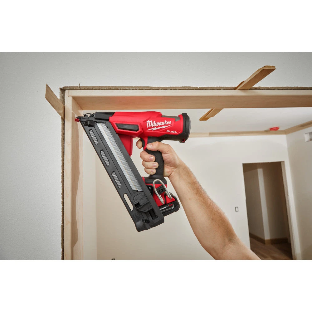 Milwaukee 2839-20 M18 FUEL Ergonomic Cordless 15 Gauge Finish Nailer - Bare Tool 11 Milwaukee 2839-20 M18 FUEL Ergonomic Cordless 15 Gauge Finish Nailer - Bare Tool