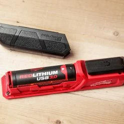 Milwaukee 48-11-2131 REDLITHIUM Lithium-Ion Rechargeable USB 3.0Ah Battery Tools & Equipment