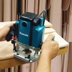 Makita RP1800 3-1/4 HP 15.0 Amp 2-3/4-Inch 22,000 Rpm Smooth Plunge Router
