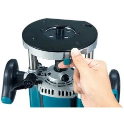 Makita RP1800 3-1/4 HP 15.0 Amp 2-3/4-Inch 22,000 Rpm Smooth Plunge Router