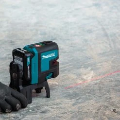 Makita SK106DNAX 12 Volt 2.0Ah CXT Cordless Self-Leveling 4 Point Red Laser Kit Tools & Equipment