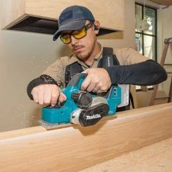 Makita XPK02Z 18V LXT 3-1/4" Li-Ion Cordless Planer W/ AWS Capable - Bare Tool