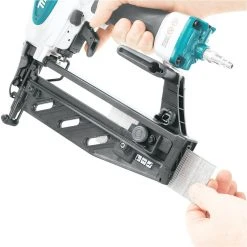 Makita AF601 16ga 2-1/2-Inch Powerful Pneumatic Lock-Out Straight Finish Nailer Tools & Equipment
