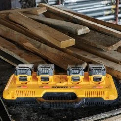 Tools & Equipment DeWALT DCB104 4 Port Durable Multiport Recharging Simultaneous Fast Charger