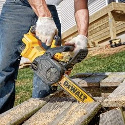 DeWALT DCCS620P1 20V MAX 12-Inch Cordless Chainsaw Kit with 5Ah Battery - Lawn & Outdoor Power Tool 15 Lawn & Outdoor Power DeWALT DCCS620P1 20V MAX 12-Inch 5Ah Cordless Lithium-Ion Chainsaw Kit