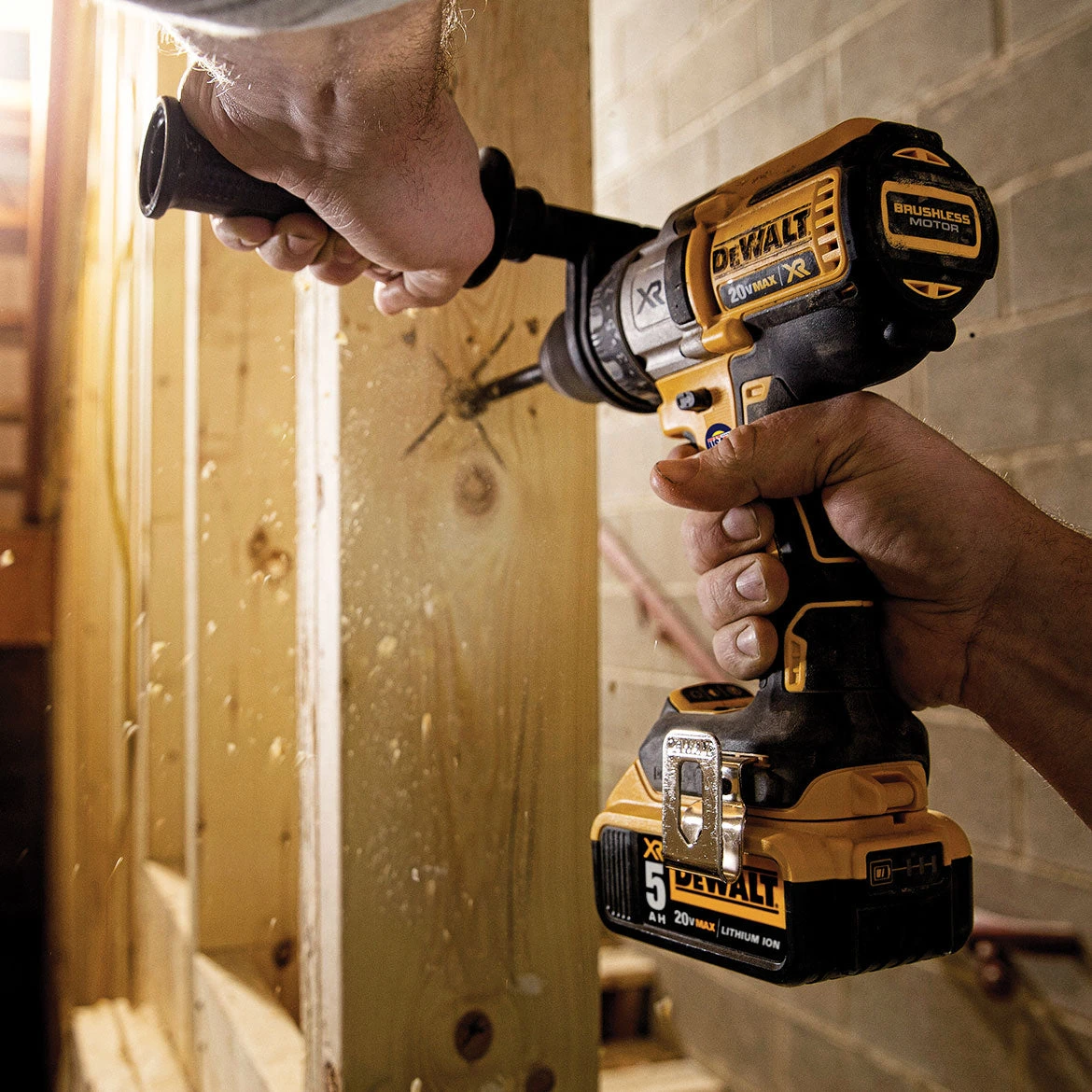 DeWALT DCD991P2 20V 1/2-Inch 3-Speed 5.0Ah Lithium-Ion Drill/Driver Kit 10 DeWALT DCD991P2 20V 1/2-Inch 3-Speed 5.0Ah Lithium-Ion Drill/Driver Kit