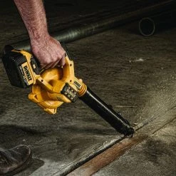 DeWALT DCE100M1 20V 100CFM Variable Speed Compact Jobsite Blower Kit | Lawn & Outdoor Power 17 DeWALT DCE100M1 20V 100CFM Variable Speed Compact Jobsite Blower Kit