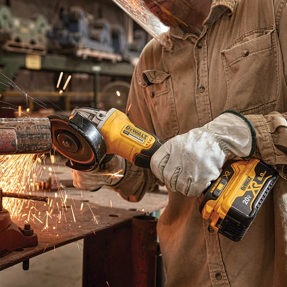 DeWALT DCG413R2 20V MAX XR 4-1/2-Inch Cordless Brushless Angle Grinder Kit 6 DeWALT DCG413R2 20V MAX XR 4-1/2-Inch Cordless Brushless Angle Grinder Kit