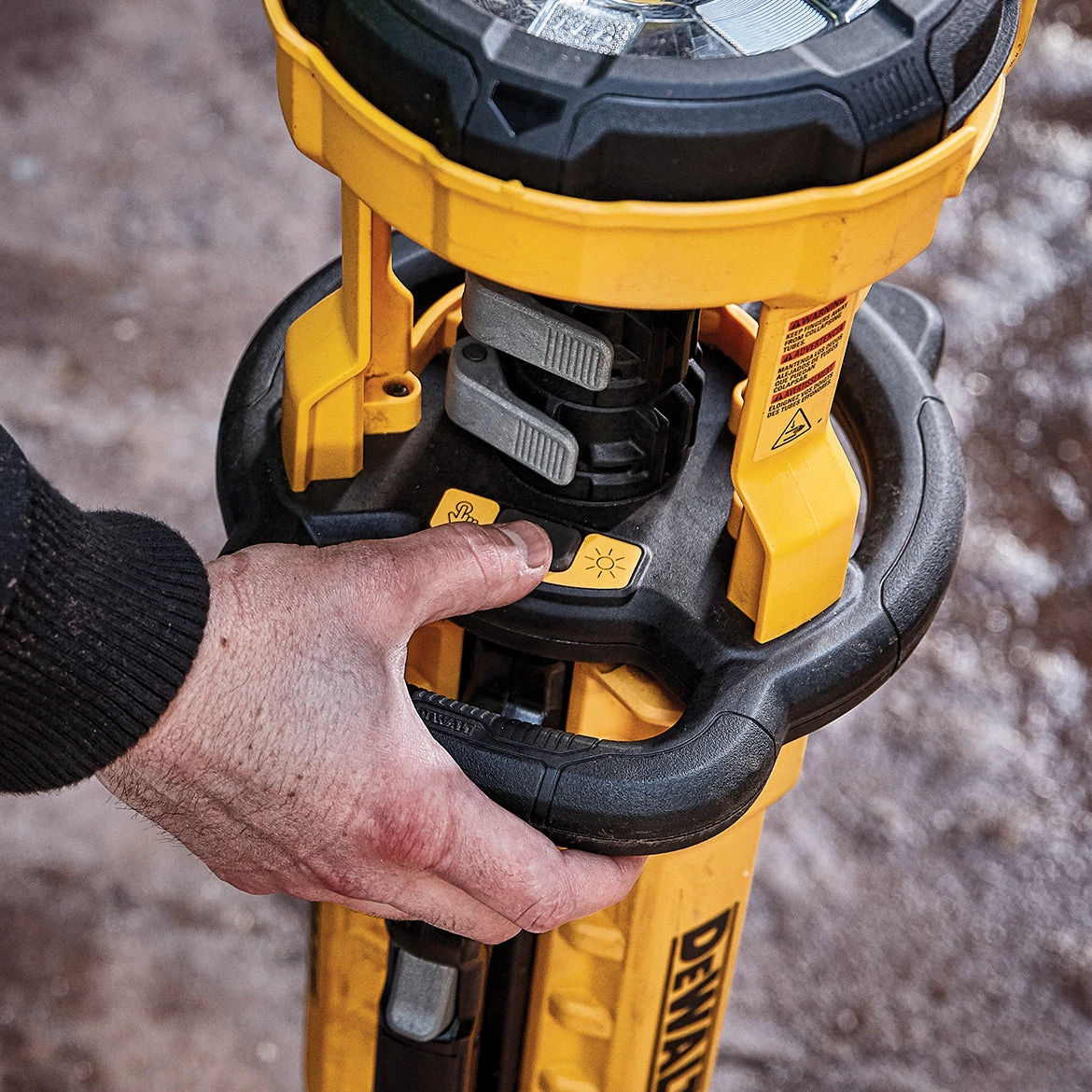 DeWALT DCL079R1 20V MAX 6Ah Heavy Duty Cordless LED Tripod Light Kit Tools & Equipment 9 DeWALT DCL079R1 20V MAX 6Ah Heavy Duty Cordless LED Tripod Light Kit Tools & Equipment