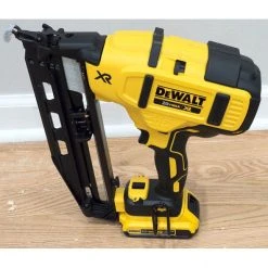 DeWALT DCN660B 20V MAX XR 16-Guage 2-1/2