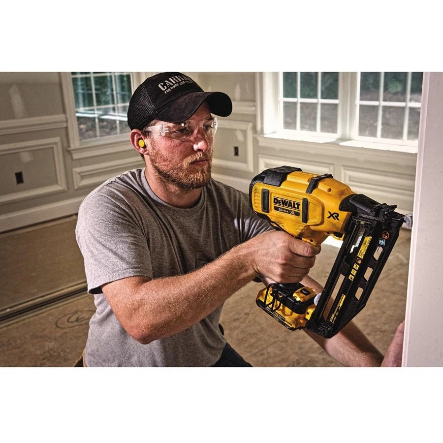DeWALT DCN660D1 20V MAX XR 16-Guage 2-1/2" Cordless Angled Finish Nailer 6 DeWALT DCN660D1 20V MAX XR 16-Guage 2-1/2" Cordless Angled Finish Nailer