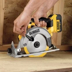 DeWALT DCS391P1 20V MAX Lithium-Ion Cordless Circular Saw Kit