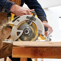 Tools & Equipment DeWALT DCS570B 20V 7-1/4-Inch Cordless Lithium-Ion Circular Saw - Bare Tool