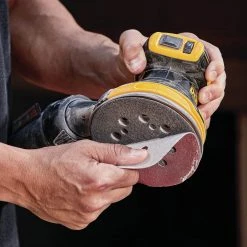 DeWALT DCW210P1 20V 5-Inch 5.0Ah Brushless Random Orbital Sander Kit Tools & Equipment 17 DeWALT DCW210P1 20V 5-Inch 5.0Ah Brushless Random Orbital Sander Kit Tools & Equipment