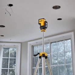 DeWALT DW08302CG 20V 100 Foot Cordless 3 Spot Green Laser Level W/ Bluetooth Tools & Equipment