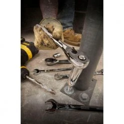 Automotive DeWALT DWMT75000 200-Piece Easy Organizing Professional Mechanic Tool Set