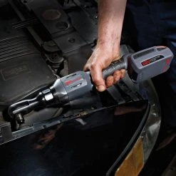 Ingersoll-Rand IR3130-K2 20V 3/8'' Li-Ion Drive Ratchet Driver Kit W/2 Batteries