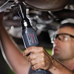 Ingersoll-Rand IR3130-K2 20V 3/8'' Li-Ion Drive Ratchet Driver Kit W/2 Batteries