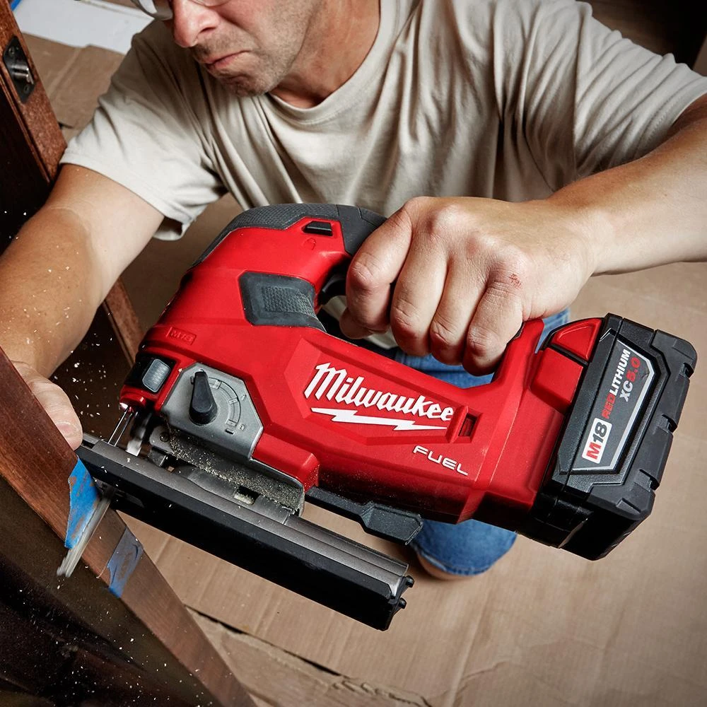Milwaukee 2737-21 M18 FUEL 18V Heavy Duty Cordless D-Handle Jig Saw Kit 7 Milwaukee 2737-21 M18 FUEL 18V Heavy Duty Cordless D-Handle Jig Saw Kit