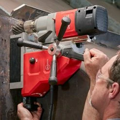 Tools & Equipment Milwaukee 4274-21 1-5/8-Inch Magnetic Drill Kit W/ Pilot Pins