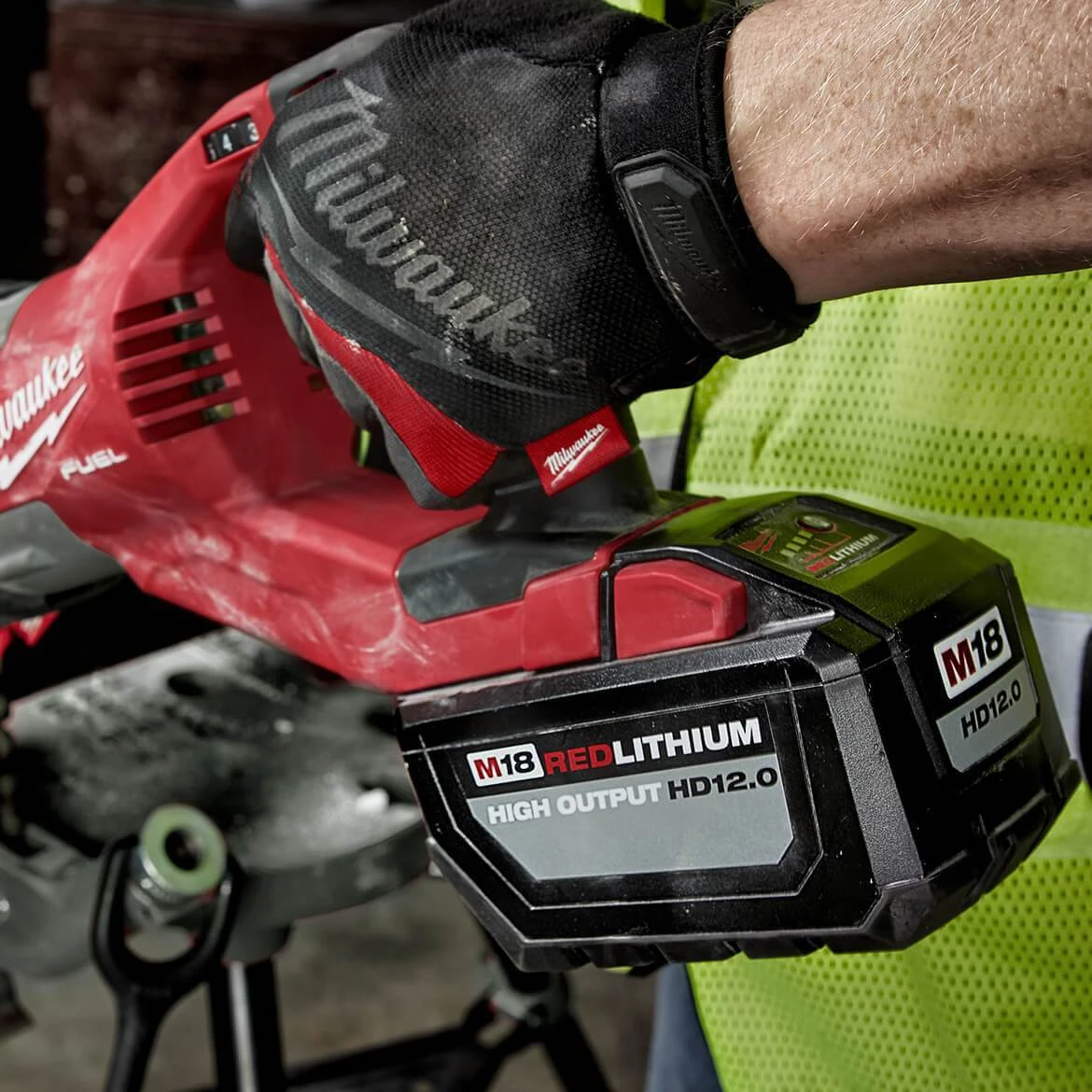 Milwaukee 48-11-1812 M18 FUEL 18V 12.0-Amp Lithium-Ion High Output Battery Pack 9 Milwaukee 48-11-1812 M18 FUEL 18V 12.0-Amp Lithium-Ion High Output Battery Pack