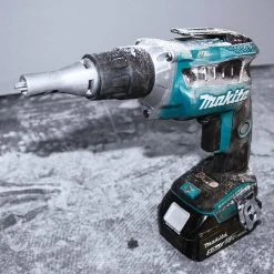 Makita XSF03T 18-Volt 1/4-Inch 5.0Ah Hex Lithium-Ion Drywall Screwdriver Kit Tools & Equipment