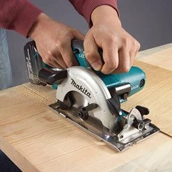 Makita XSS02Z 18-Volt 6-1/2-Inch Lithium-Ion Cordless Circular Saw, - Bare Tool