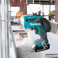 Makita XT255R 18-Volt 2-Tool Cordless Screwdriver And Cut-Out Tool Combo Kit