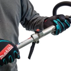 Makita XUX01M5PT 36-Volt 5.0Ah Cordless Couple Shaft Power Head Attachment Kit Lawn & Outdoor Power